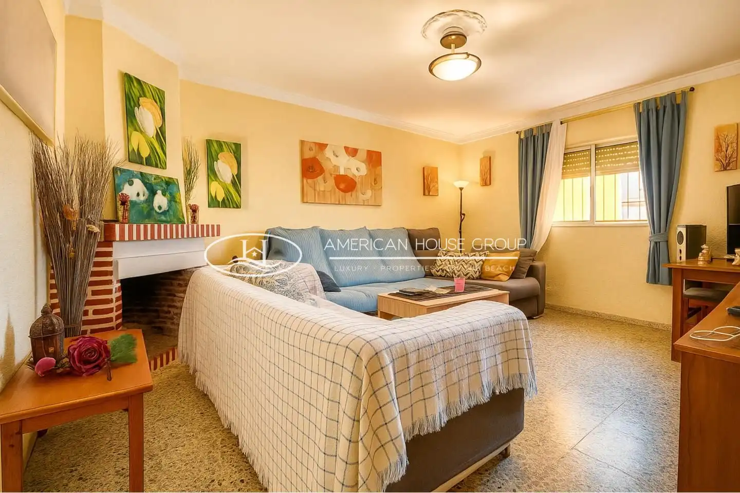 Sala d'estar de Casa o xalet en venda en Chiclana de la Frontera amb Aire condicionat, Jardí privat i Terrassa