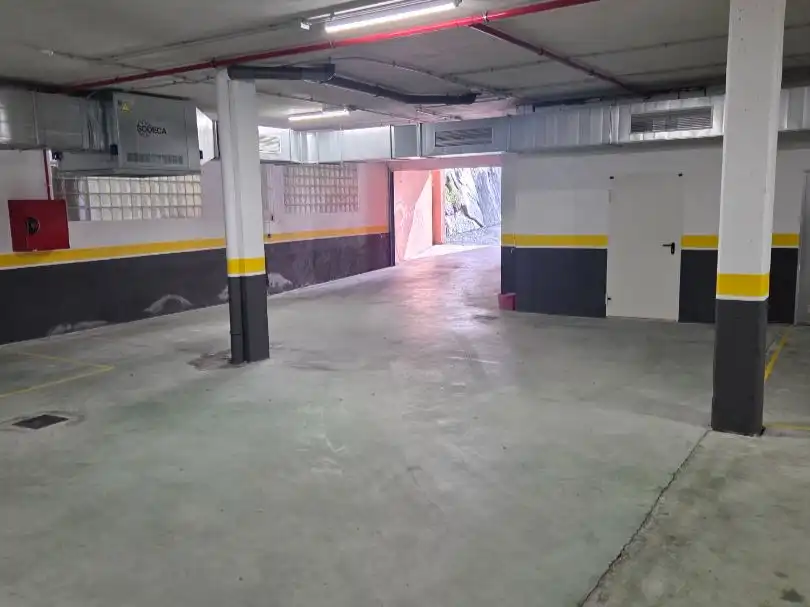 Parking of Garage for rent in Poio