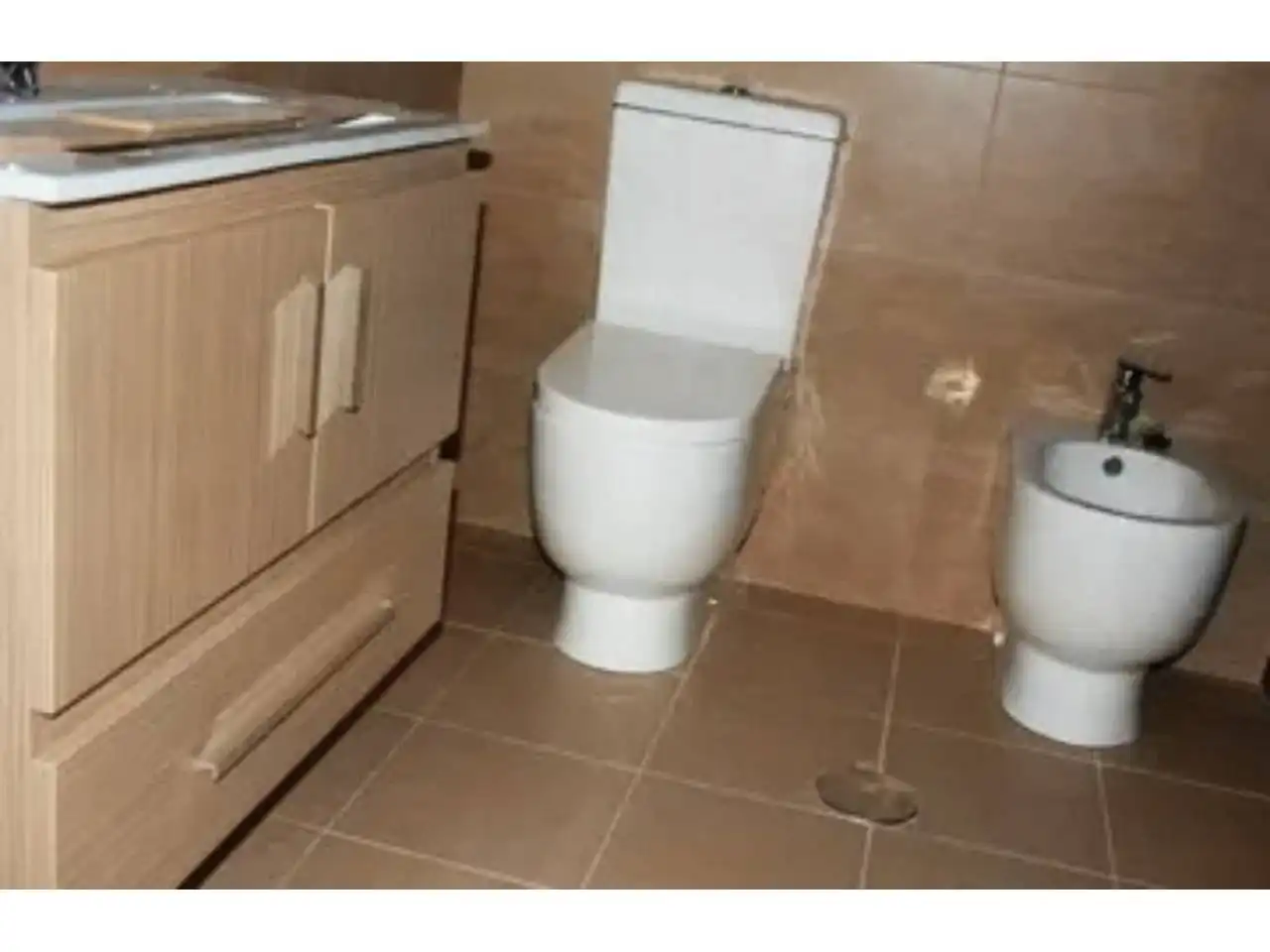 Baño de Piso en venta en Elche / Elx con Aire acondicionado, Calefacción y Amueblado