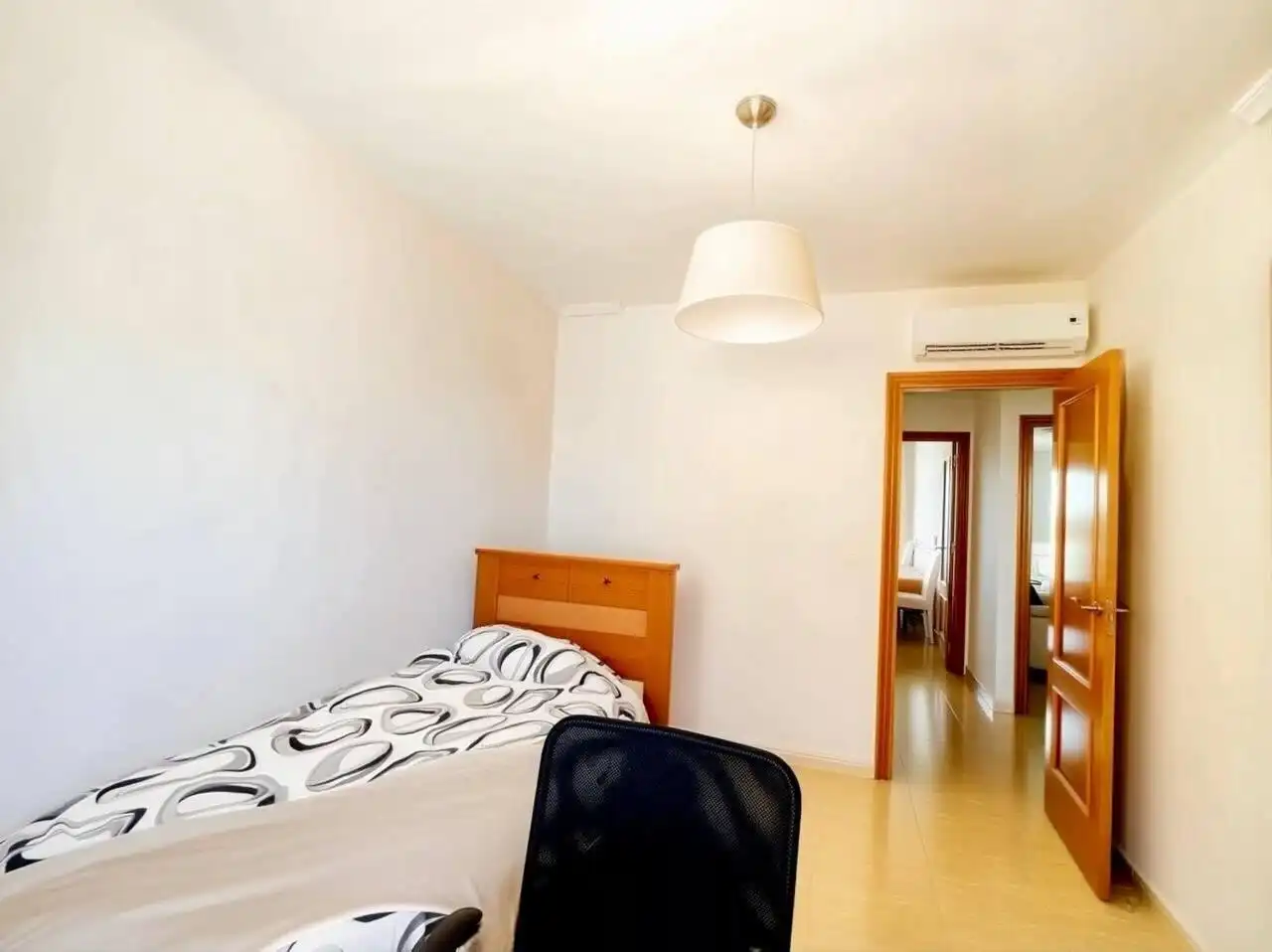 Habitación de Ático de alquiler en Orihuela con Aire acondicionado, Terraza y Amueblado