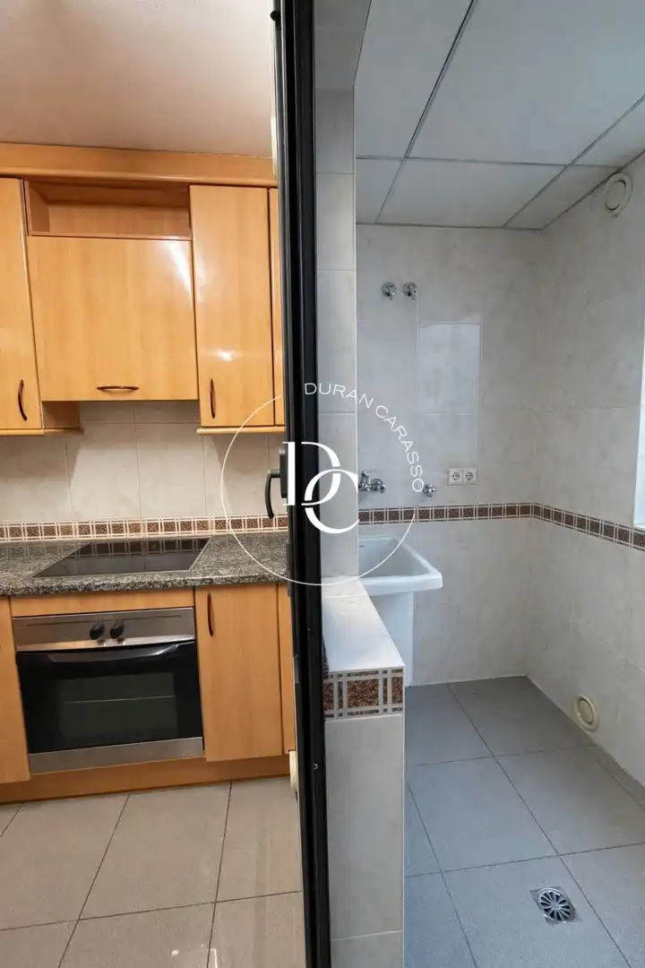 Flat with lift to rent in Avinguda Consell d'Europa, imagen 13