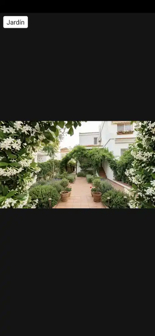 Jardí de Casa o xalet en venda en  Almería Capital amb Aire condicionat