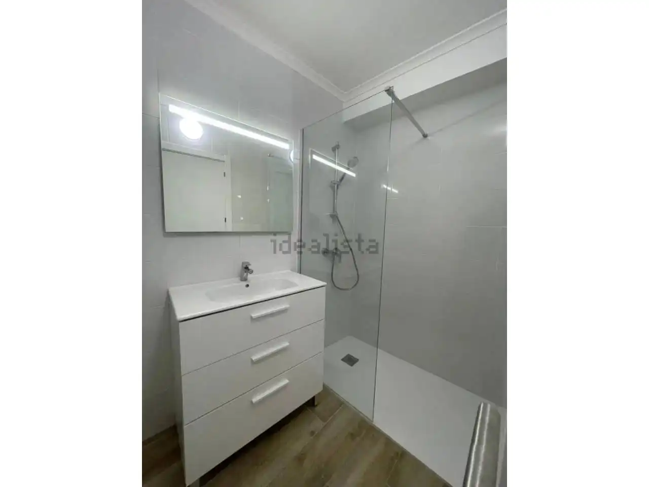 Bathroom of Flat for sale in Torrent  with Air Conditioner, Heating and Parquet flooring