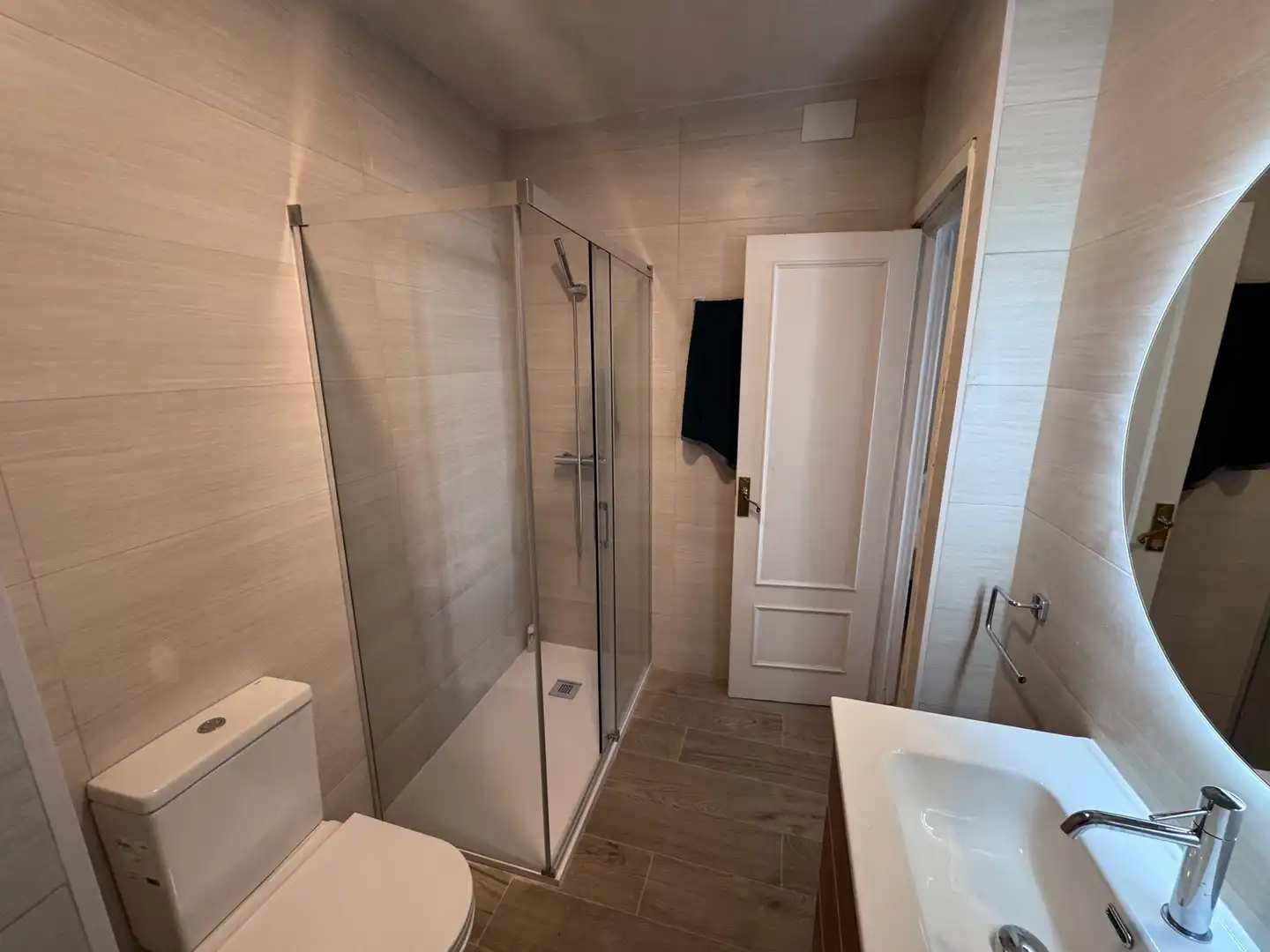 Badezimmer von Wohnungen zur Miete in Sevilla mit Klimaanlage