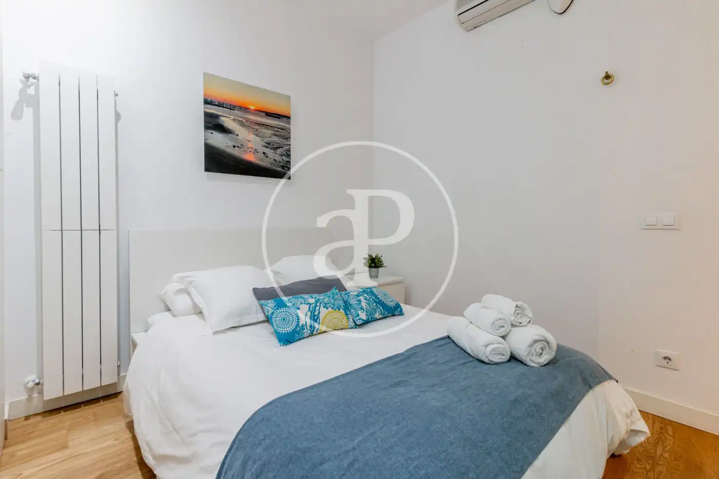 Schlafzimmer von Wohnung zur Miete in Madrid mit Klimaanlage, Heizung und Möbliert