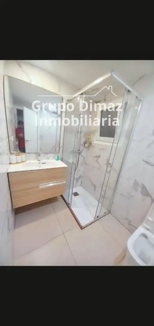 Bany de Pis de lloguer en Palamós amb Terrassa i Moblat