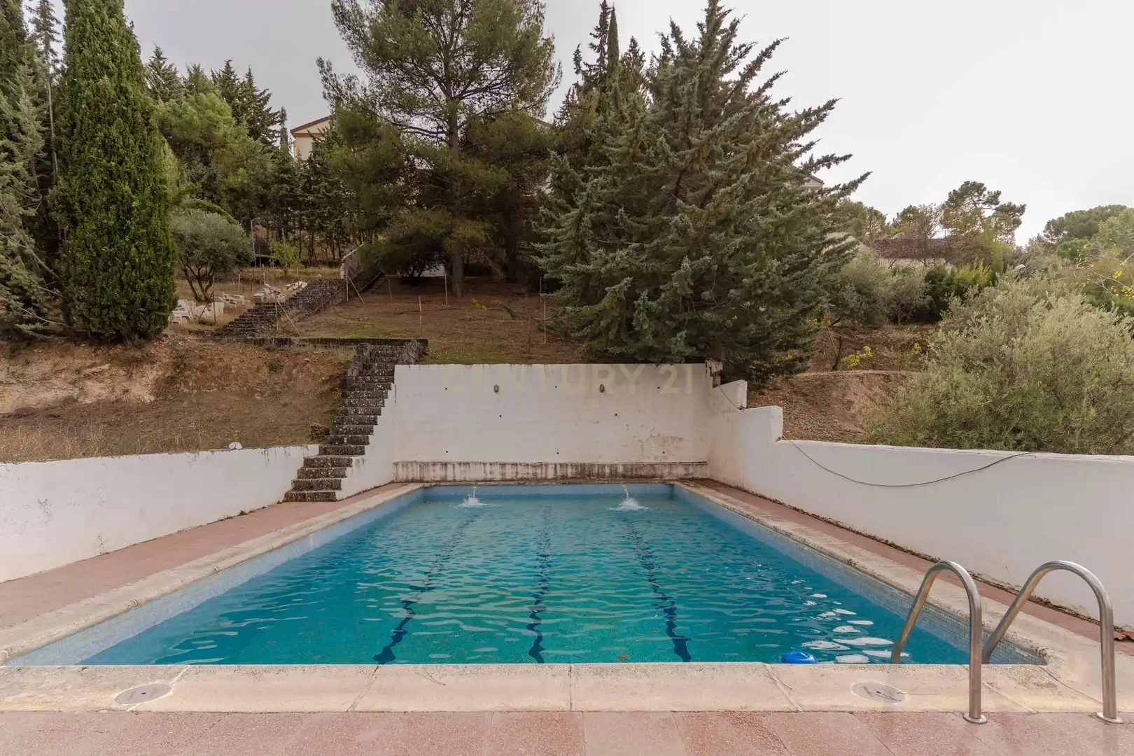 Piscina de Residencial en venta en La Zubia