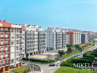 Appartamento con balcone in vendita a Calle Ernest Lluch