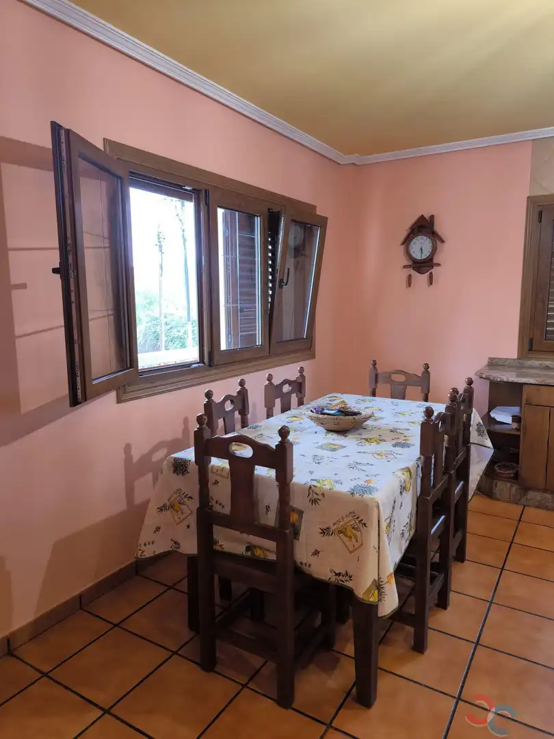 Menjador de Casa o xalet en venda en Redondela amb Piscina