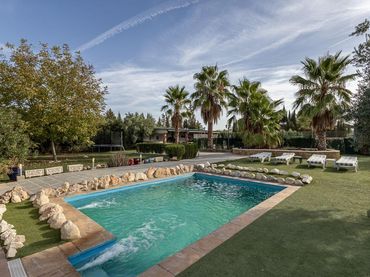 Casa rústica amb piscina en venda a Avenida Paraiso 120