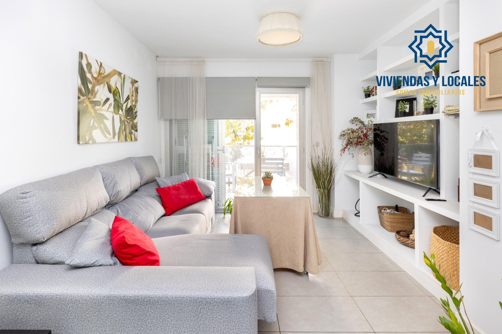 Sala d'estar de Planta baixa en venda en  Granada Capital amb Aire condicionat, Calefacció i Jardí privat