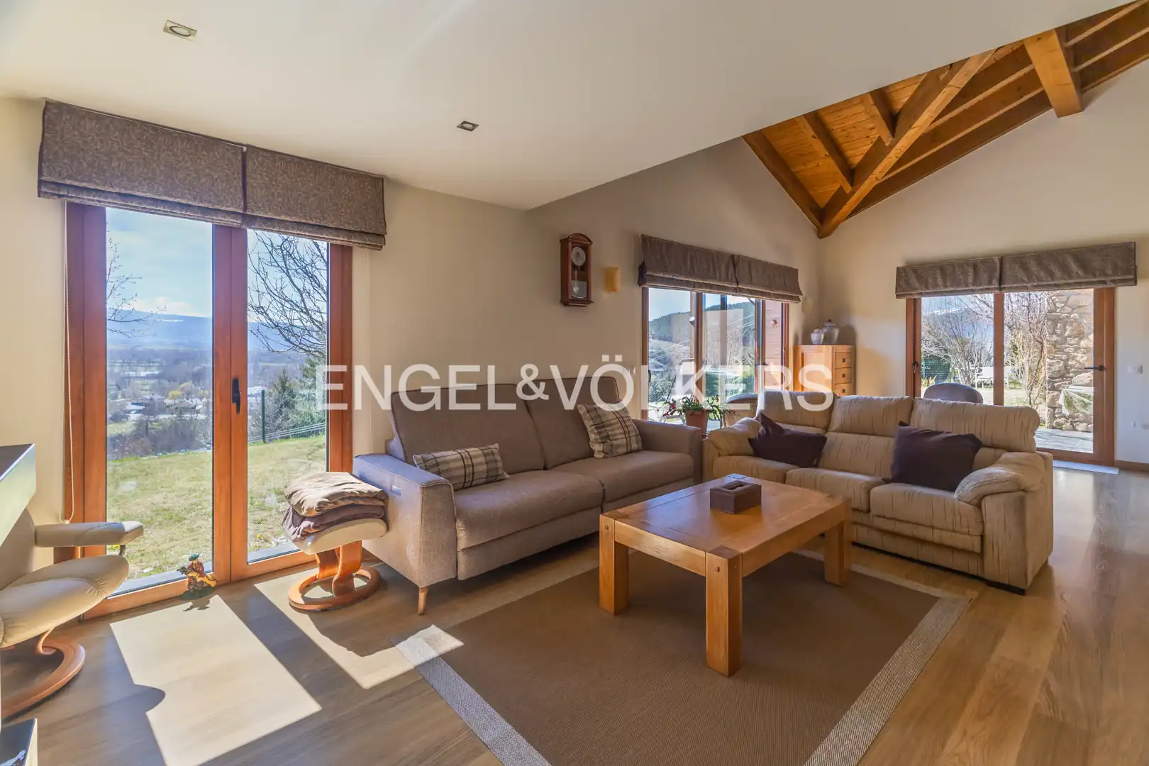Sala de estar de Casa o chalet en venta en Estavar con Calefacción, Jardín privado y Parquet