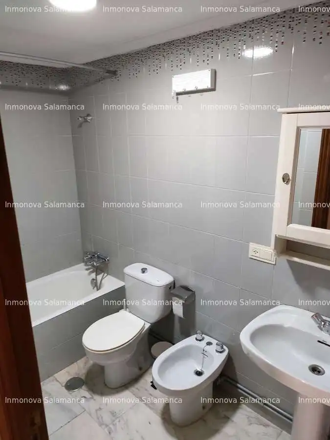 Bany de Dúplex de lloguer en Salamanca amb Calefacció i Moblat