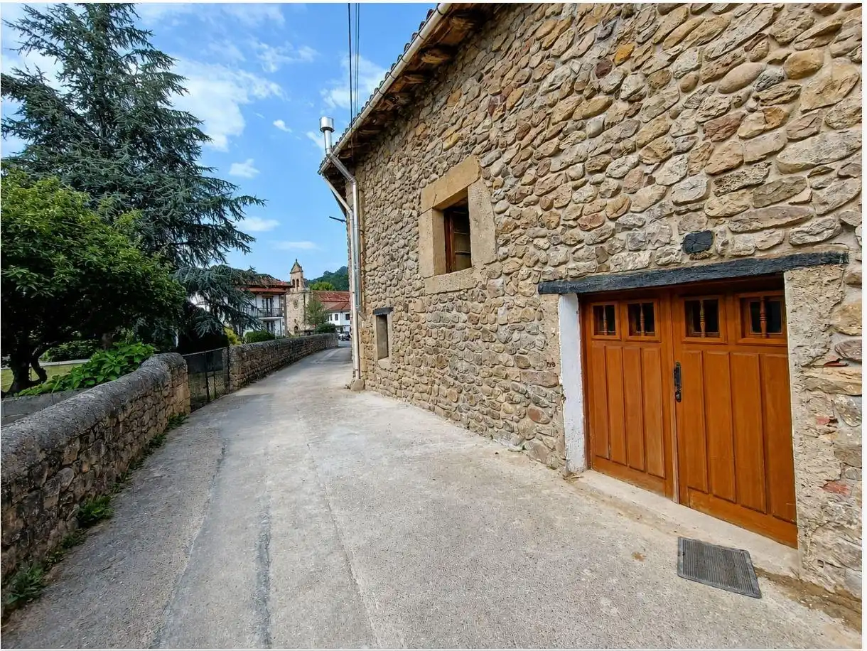 Vista exterior de Casa o chalet en venta en Arenas de Iguña con Calefacción