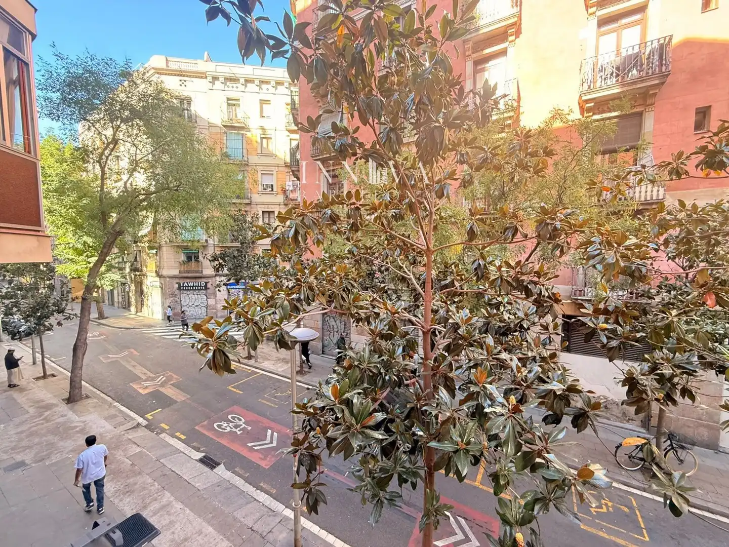 Vista exterior de Piso en venta en Barcelona con Terraza