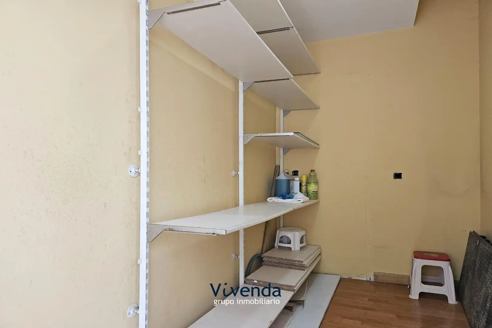 Commercial properties for rent in Humanes de Madrid  with Air Conditioner