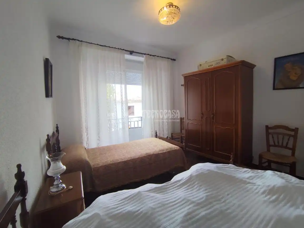 Casa adosada en venda a Valdepeñas de Jaén