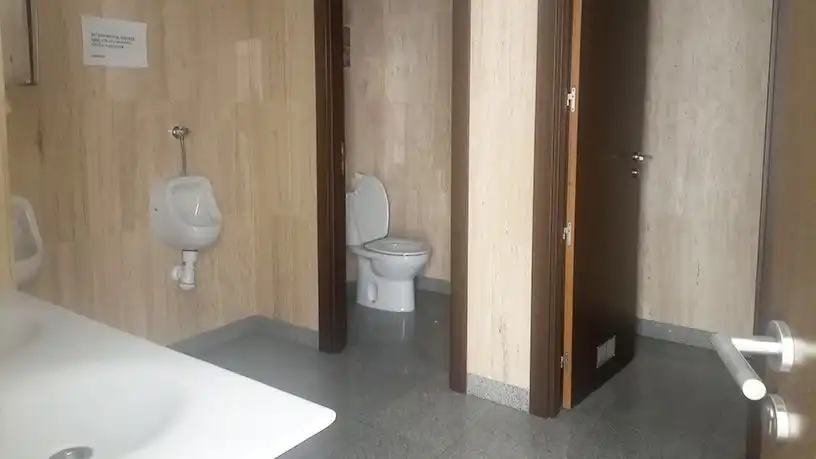 Bany de Local en venda en Zaragoza