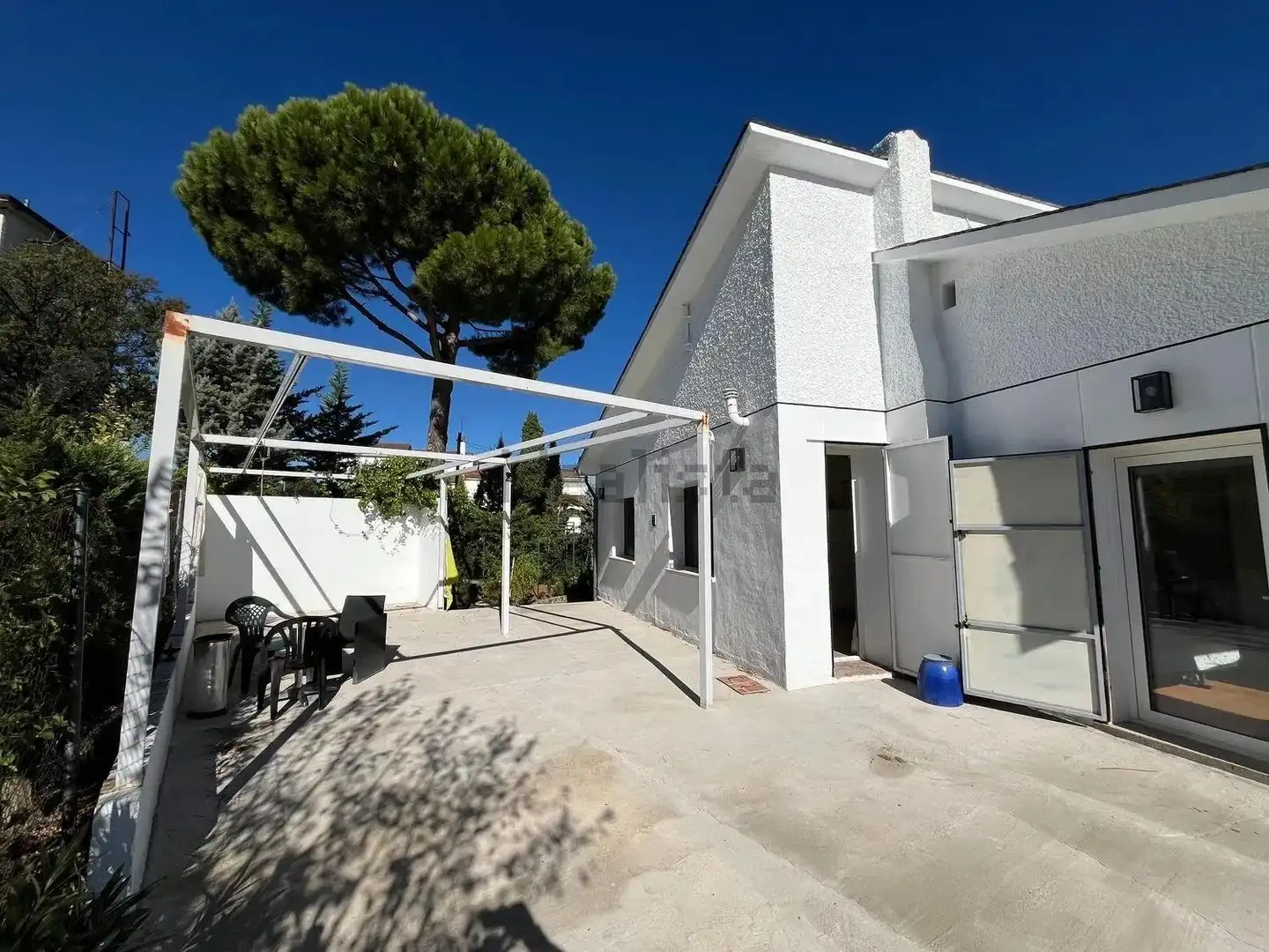 Exterior view of Houses for sale in Las Rozas de Madrid  with Air Conditioner, Private garden and Terrace