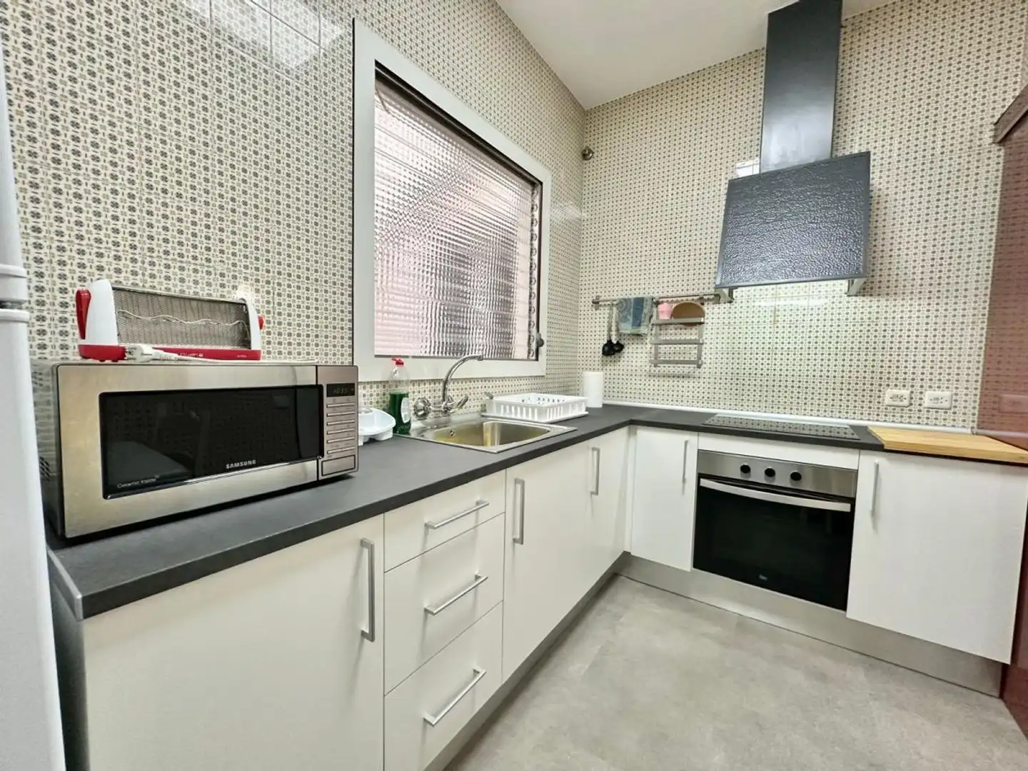 Kitchen of Flat for share in Centre - Sant Josep - Sanfeliu