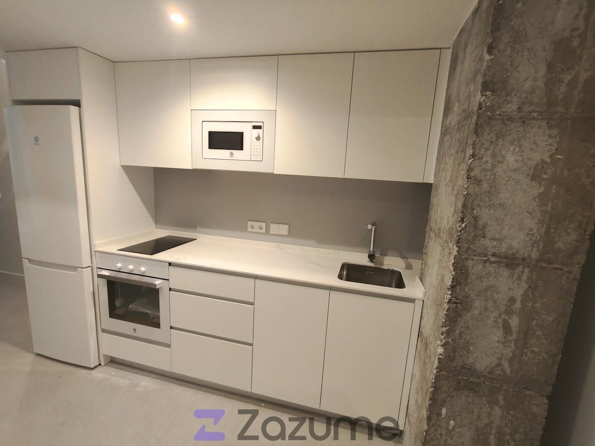 Kitchen of Flat for rent in  Sevilla Capital  with Air Conditioner, Heating and Swimming Pool