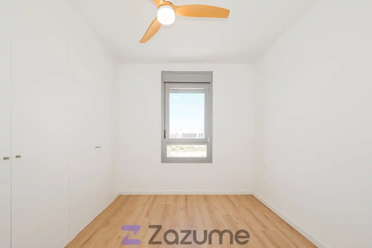 Schlafzimmer von Wohnung zur Miete in Dos Hermanas mit Klimaanlage, Heizung und Privatgarten