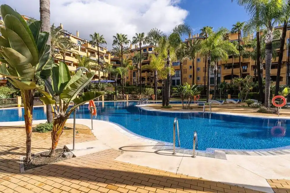 Vista exterior de Apartament de lloguer en Marbella amb Aire condicionat, Terrassa i Traster