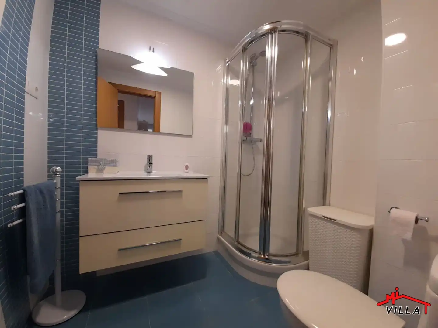 Baño de Piso de alquiler en Bárcena de Cicero con Calefacción, Amueblado y Balcón