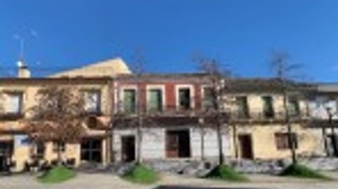 Oportunidad de adquirir magnífico edificio  residencial en pleno centro de Robledo de Chavela