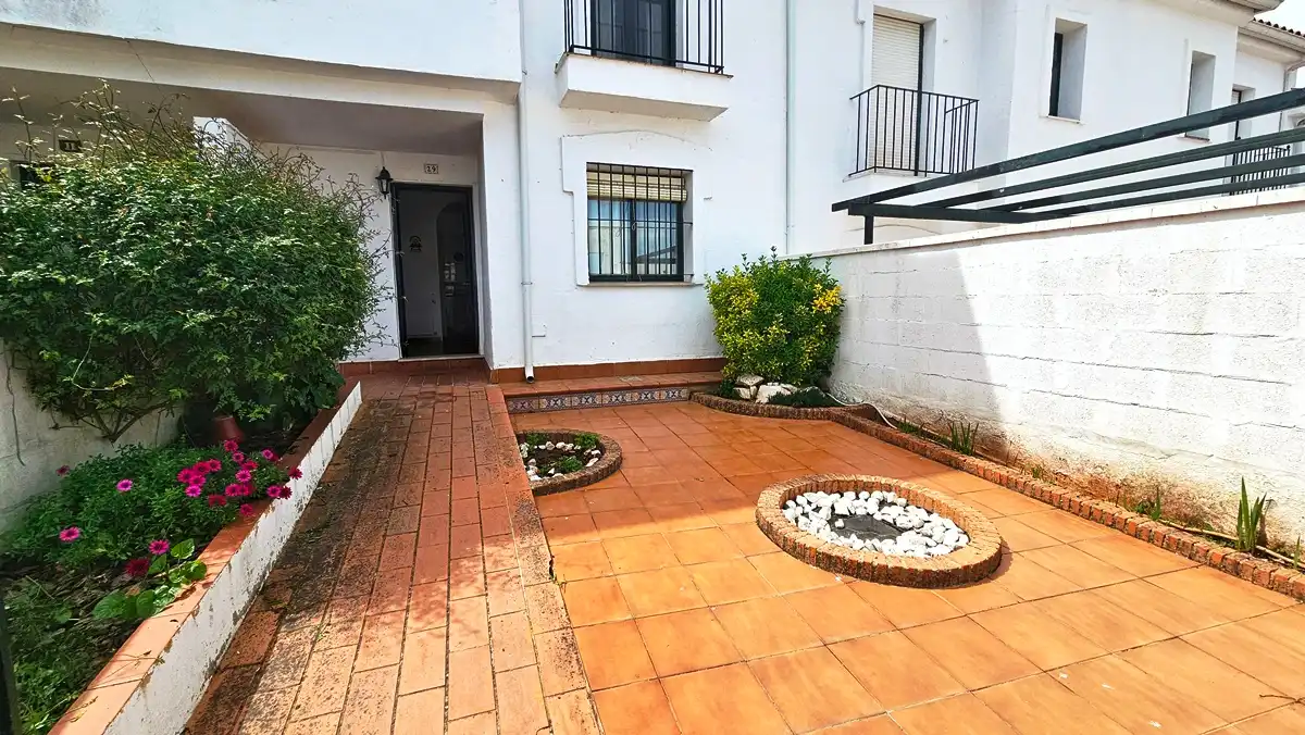 Garden of Detached homes for sale in Los Marines  with Heating and Terrace
