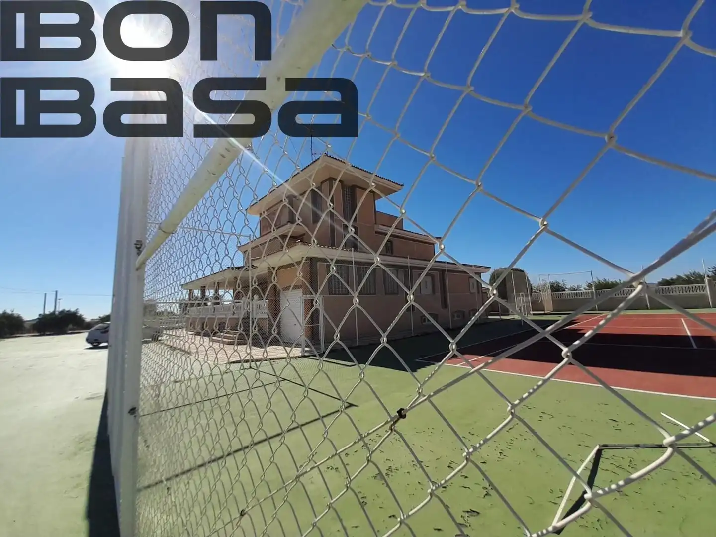 Vista exterior de Casa o xalet en venda en Alicante / Alacant amb Aire condicionat, Jardí privat i Piscina