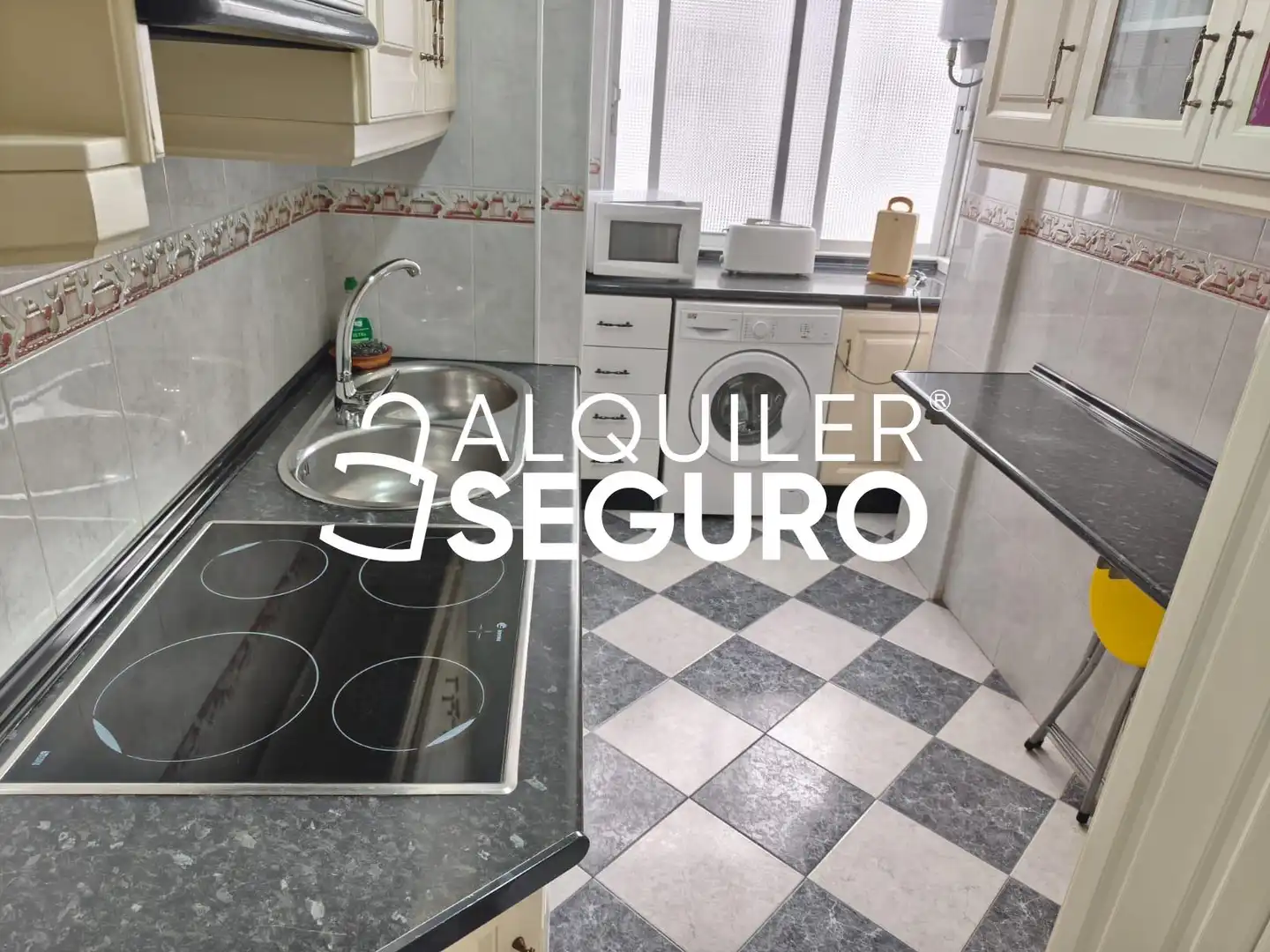 Piso con ascensor en alquiler en De Carmona, imagen 9