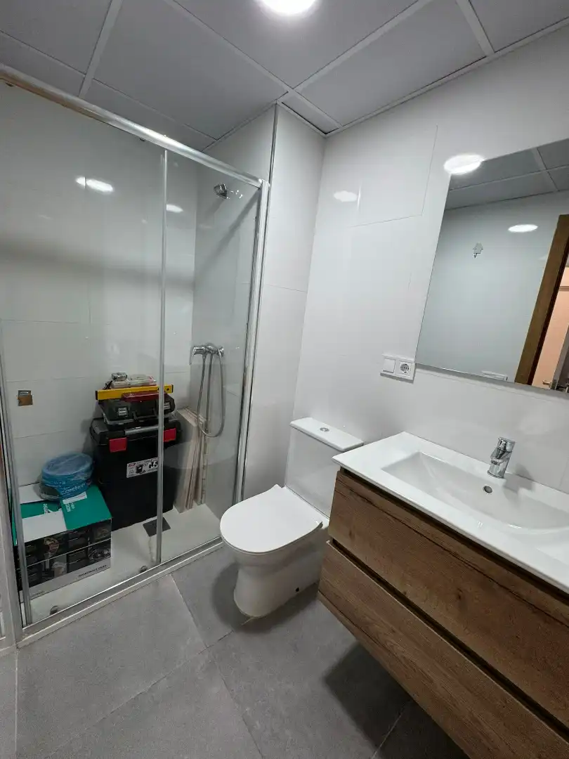Badezimmer von Büro zum Verkauf in Valencia mit Klimaanlage und Heizung