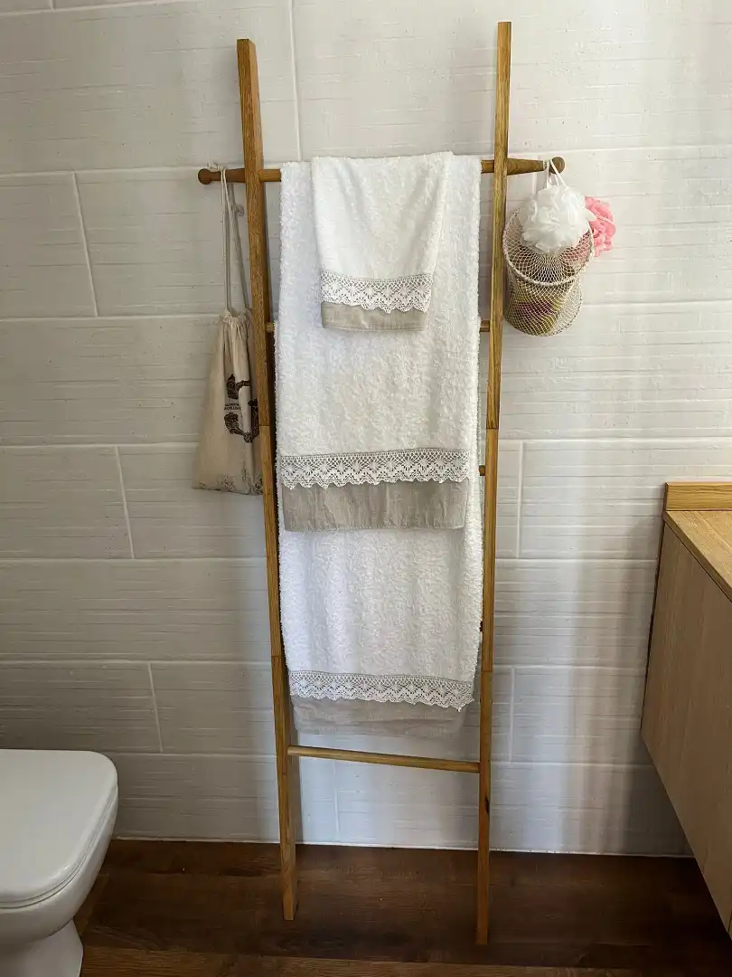 Badezimmer von Einfamilien-Reihenhaus zum Verkauf in Piedrahíta mit Heizung, Möbliert und Ofen
