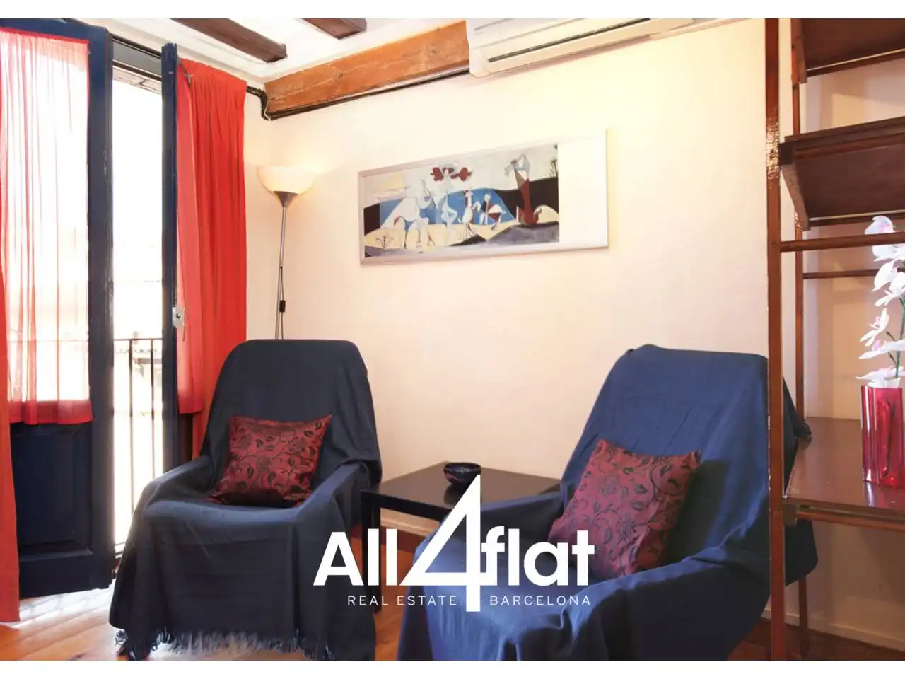 Living room of Study for rent in Barcelona  with Air Conditioner, Parquet flooring and Furnished