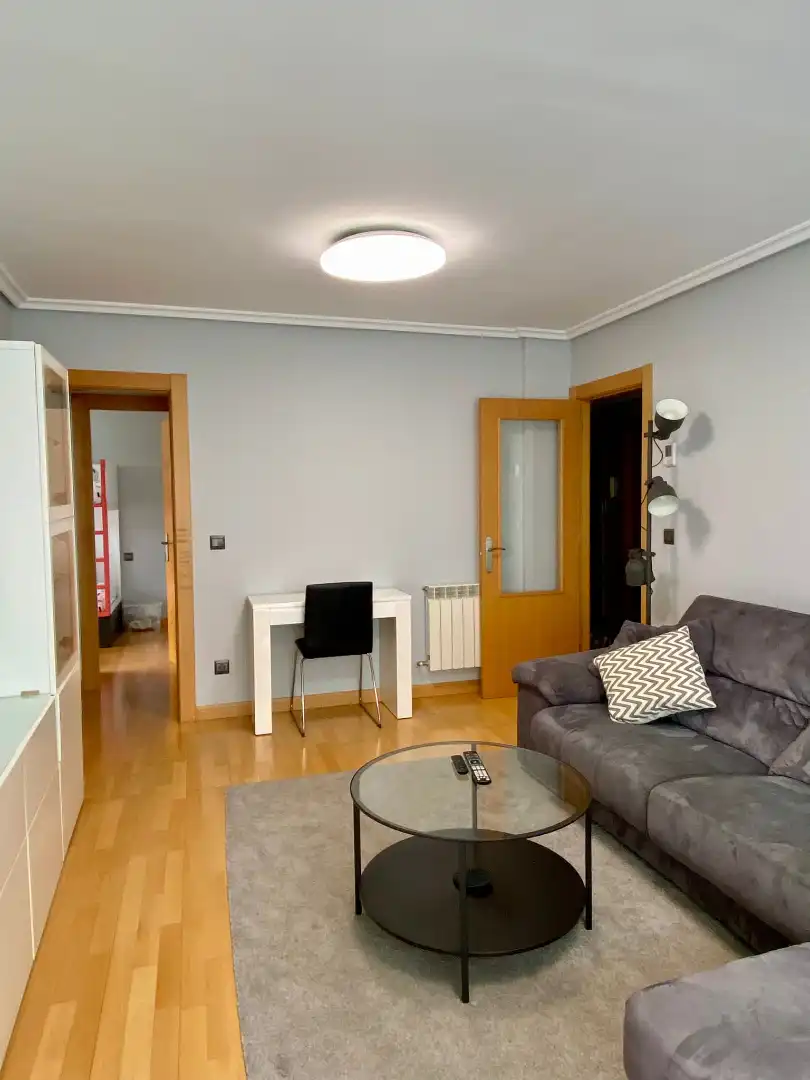 Sala de estar de Piso de alquiler en Castro-Urdiales con Calefacción, Terraza y Amueblado