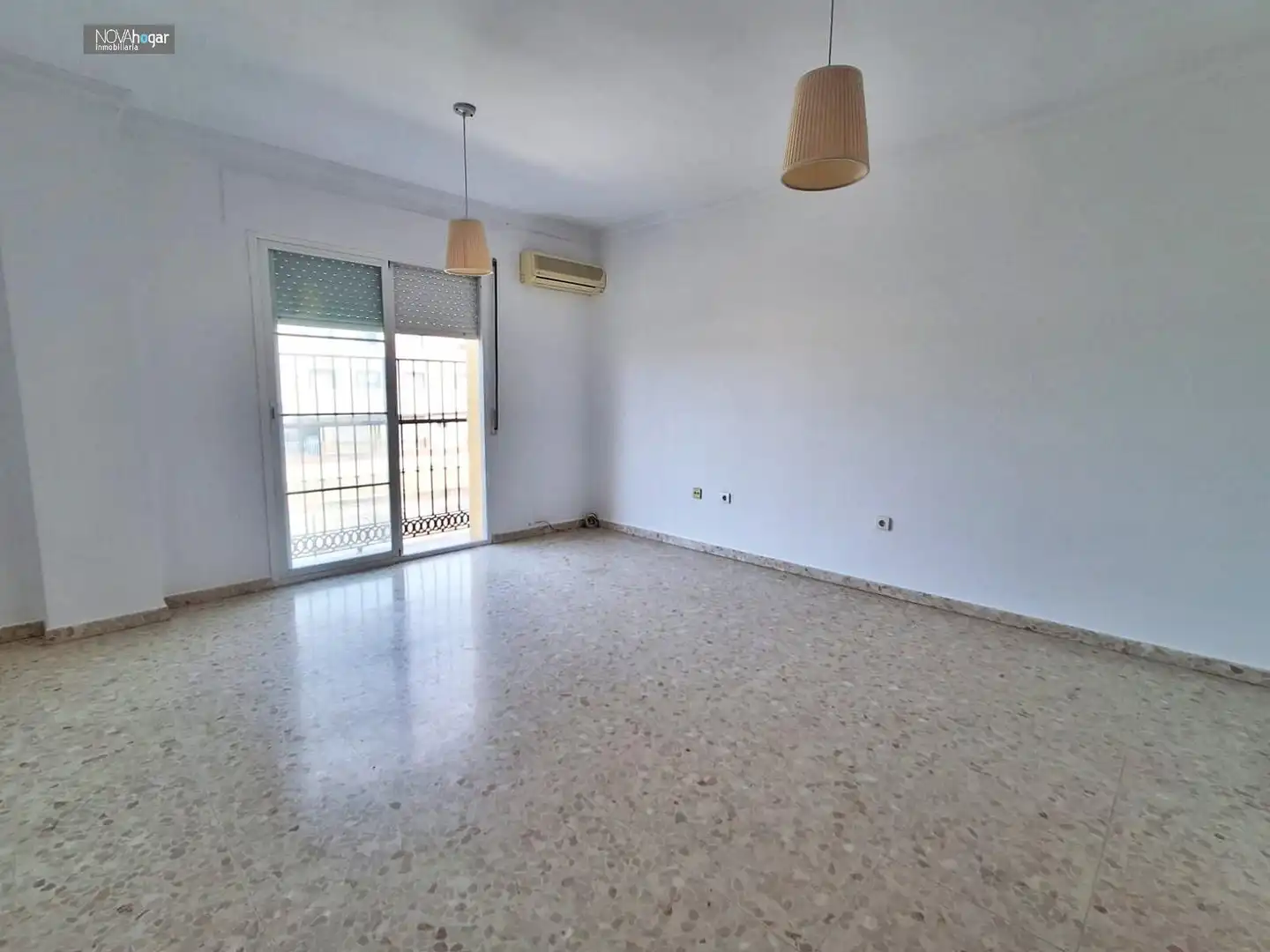 Sala de estar de Piso en venta en Cártama con Aire acondicionado, Calefacción y Balcón
