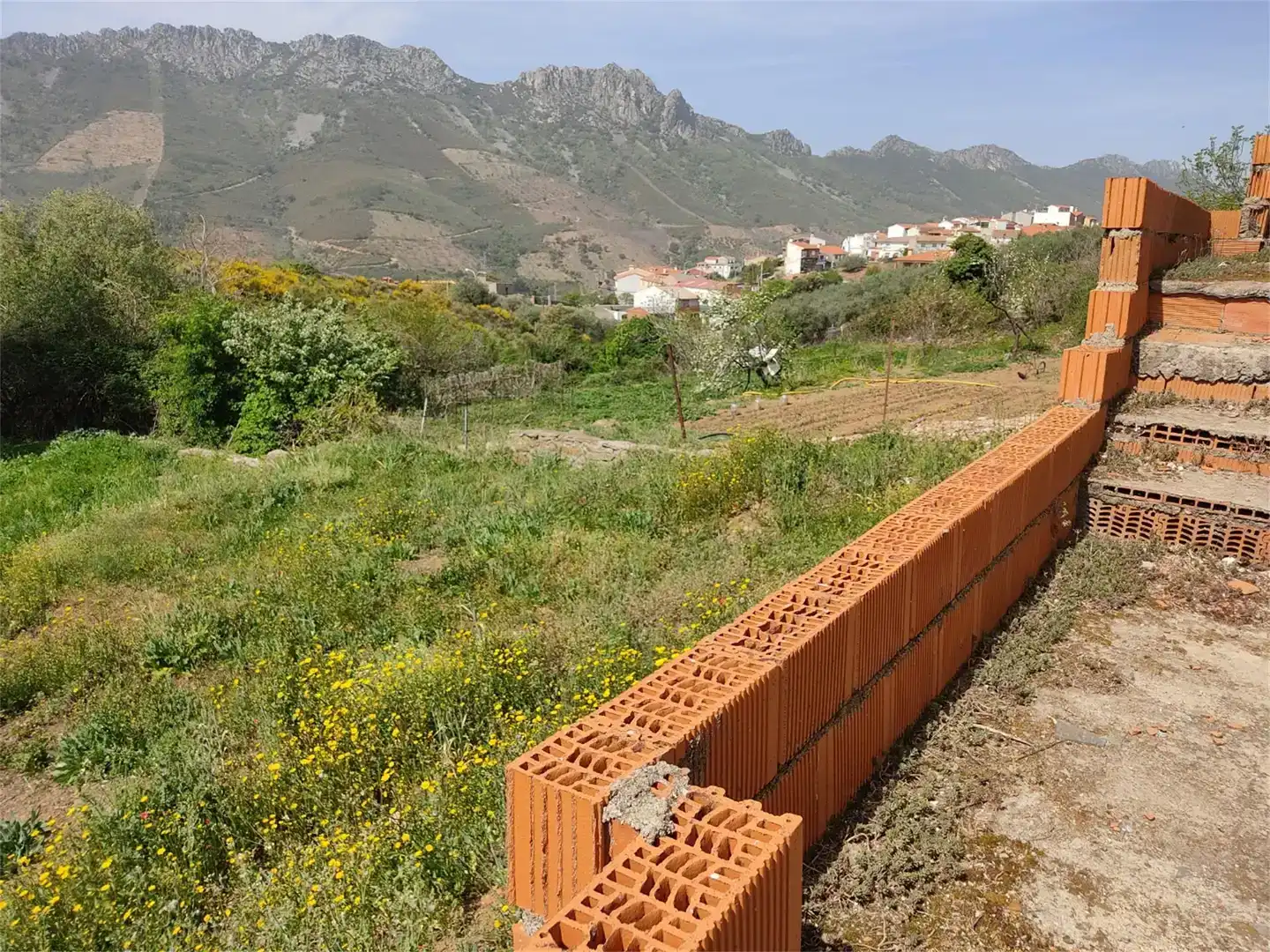 Piso en venta en Navalvillar de Ibor con Jardín privado