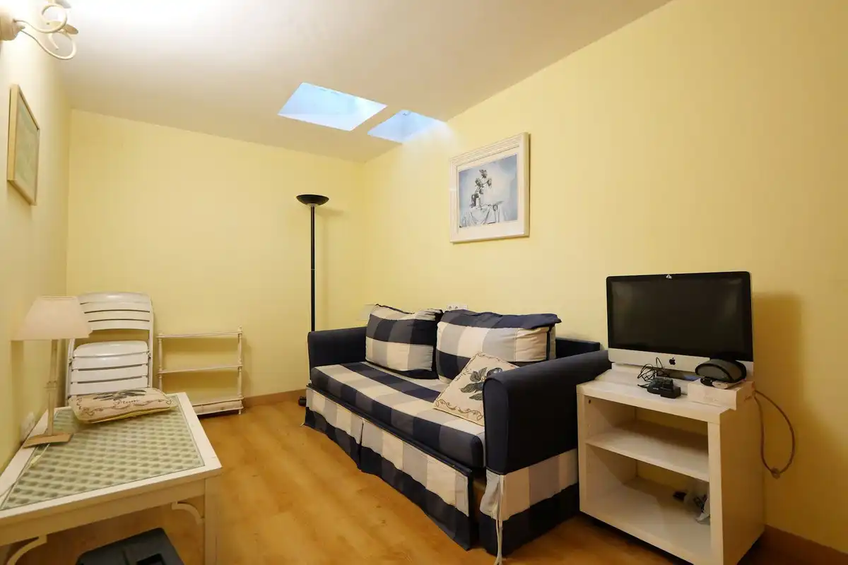 Sala de estar de Casa adosada en venta en Marbella con Aire acondicionado, Terraza y Piscina comunitaria