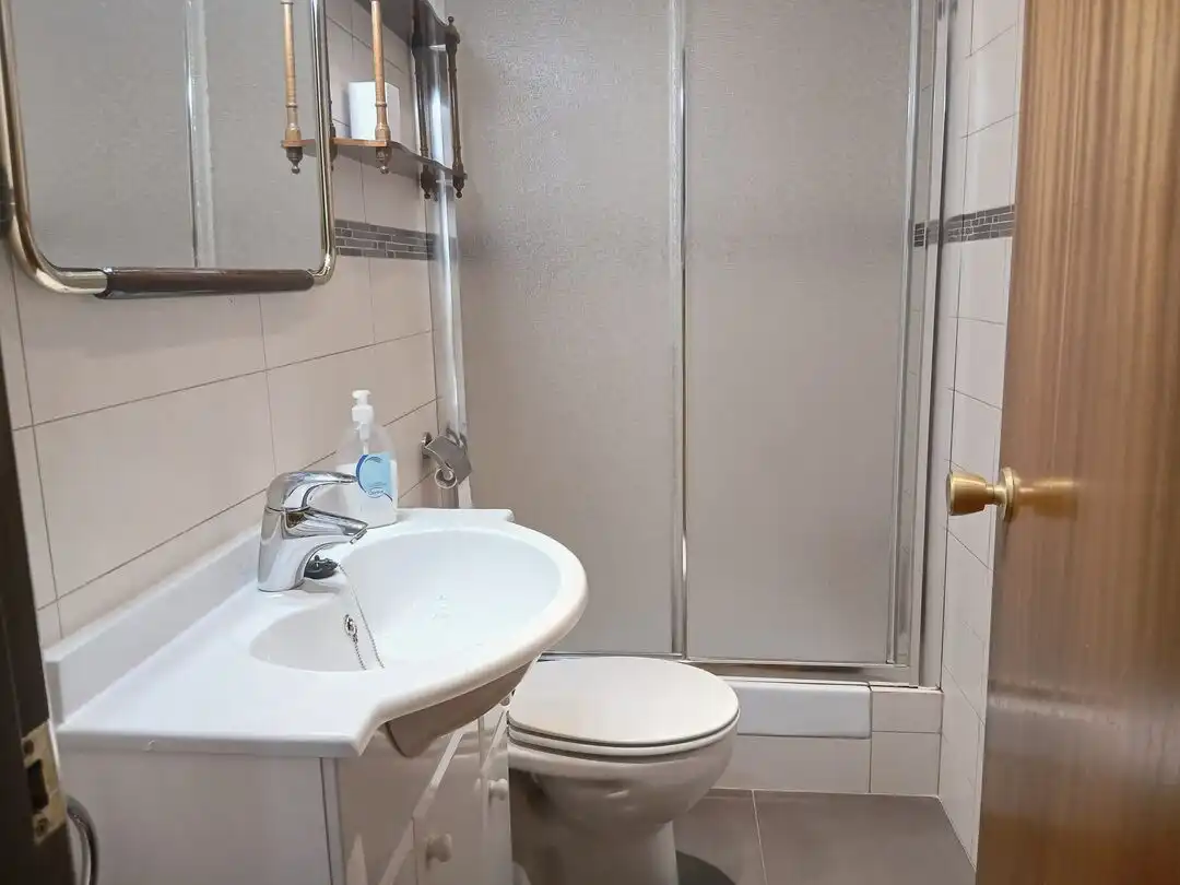 Badezimmer von Wohnung zum Verkauf in Ezcaray mit Heizung, Privatgarten und Terrasse