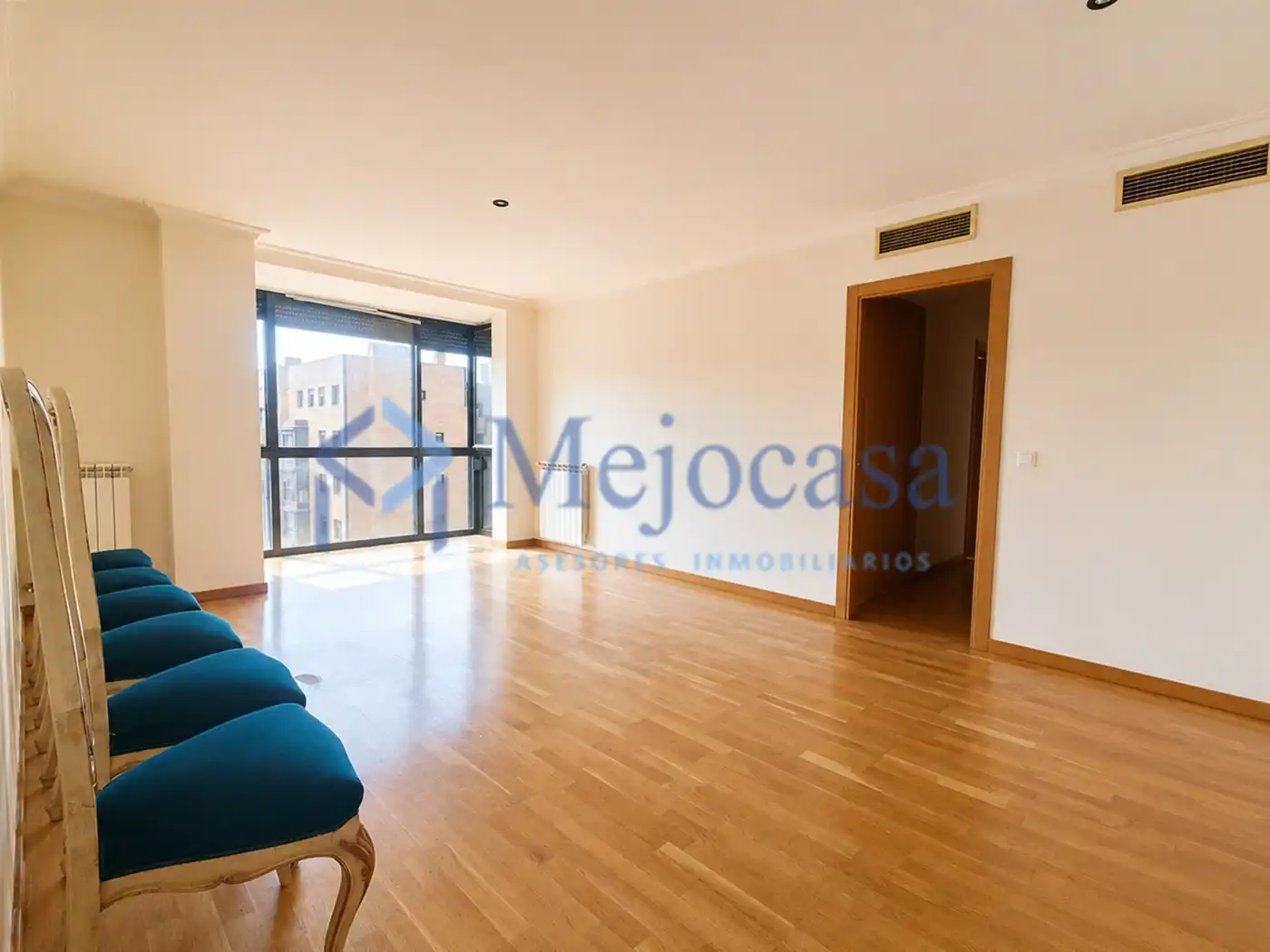 Living room of Flat for sale in Madrid  with Air Conditioner, Heating and Private garden