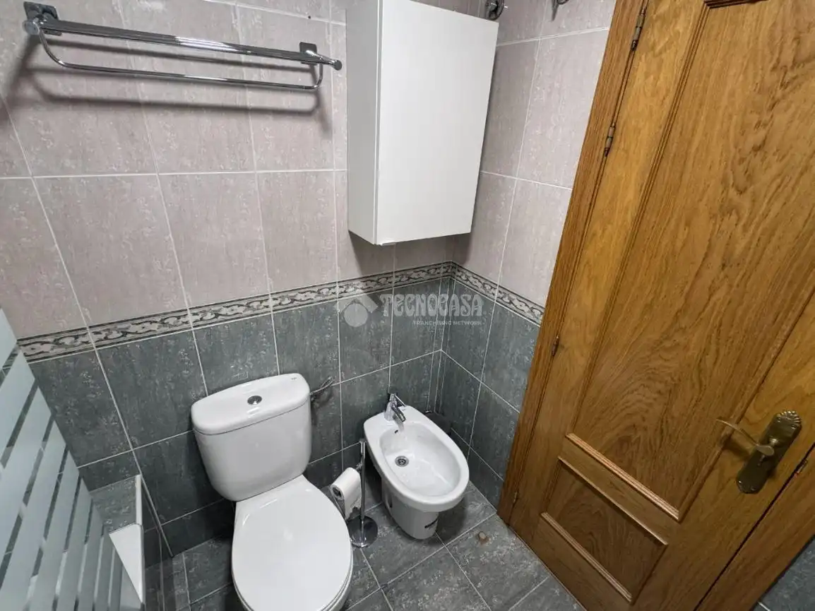 Baño de Piso en venta en León Capital  con Calefacción, Parquet y Terraza