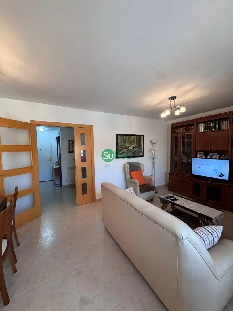 Sala d'estar de Casa adosada en venda en Illescas amb Calefacció, Jardí privat i Piscina