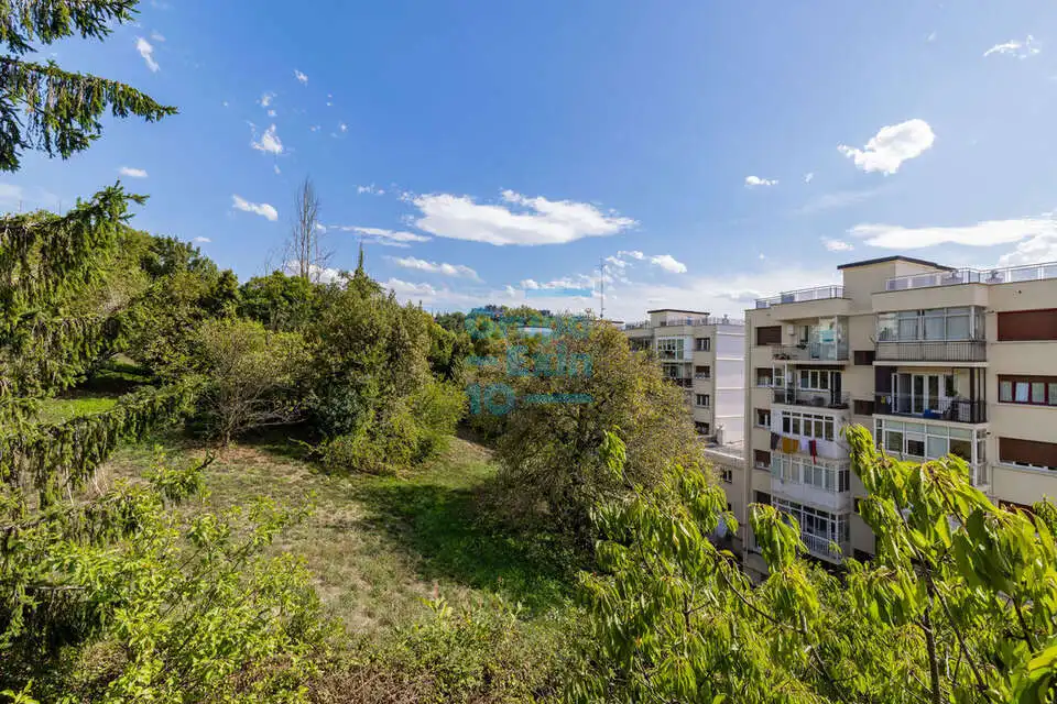 Vista exterior de Pis en venda en Donostia - San Sebastián  amb Calefacció, Jardí privat i Terrassa