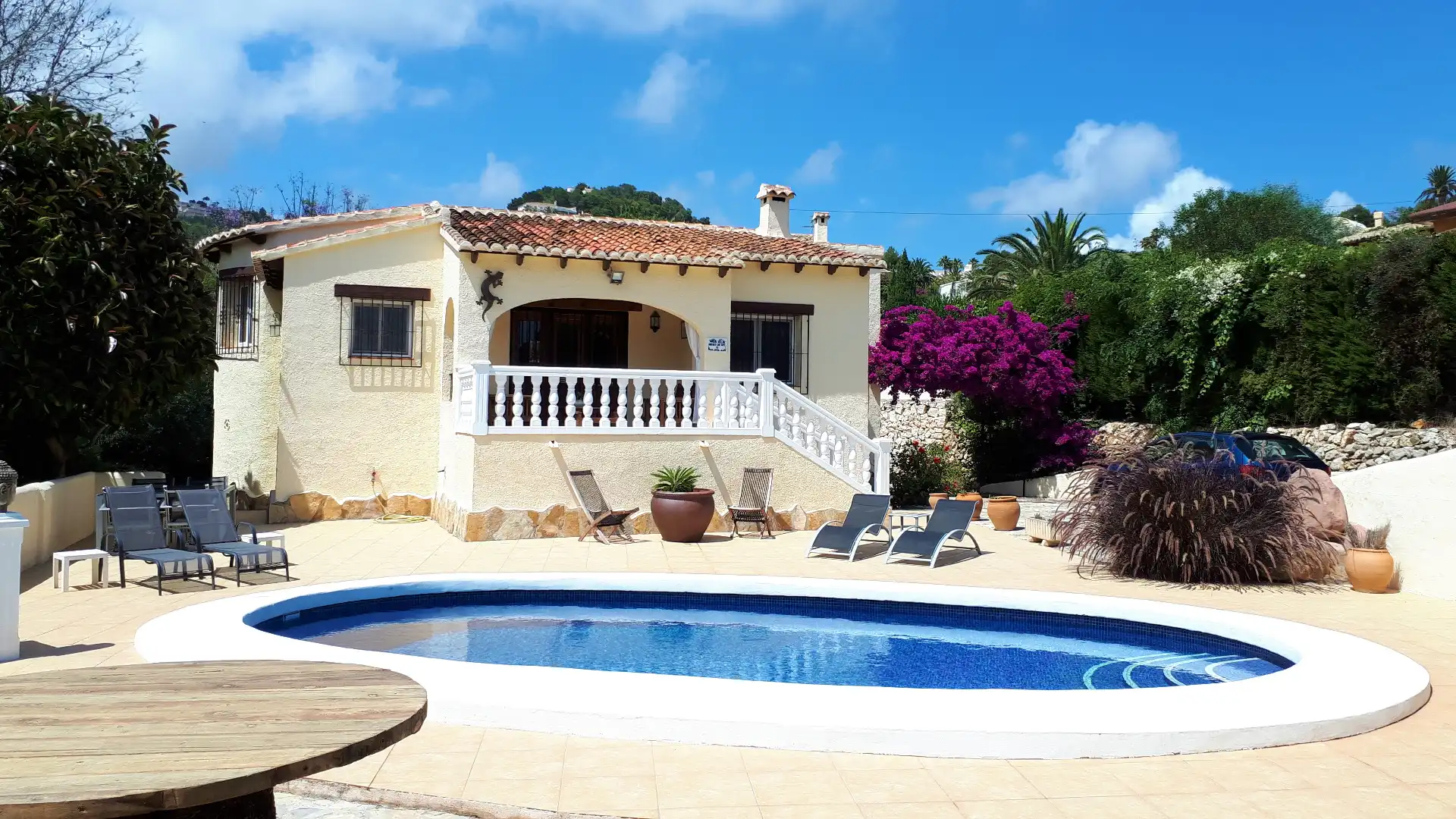 Vista exterior de Casa o xalet en venda en Benissa amb Aire condicionat, Calefacció i Jardí privat