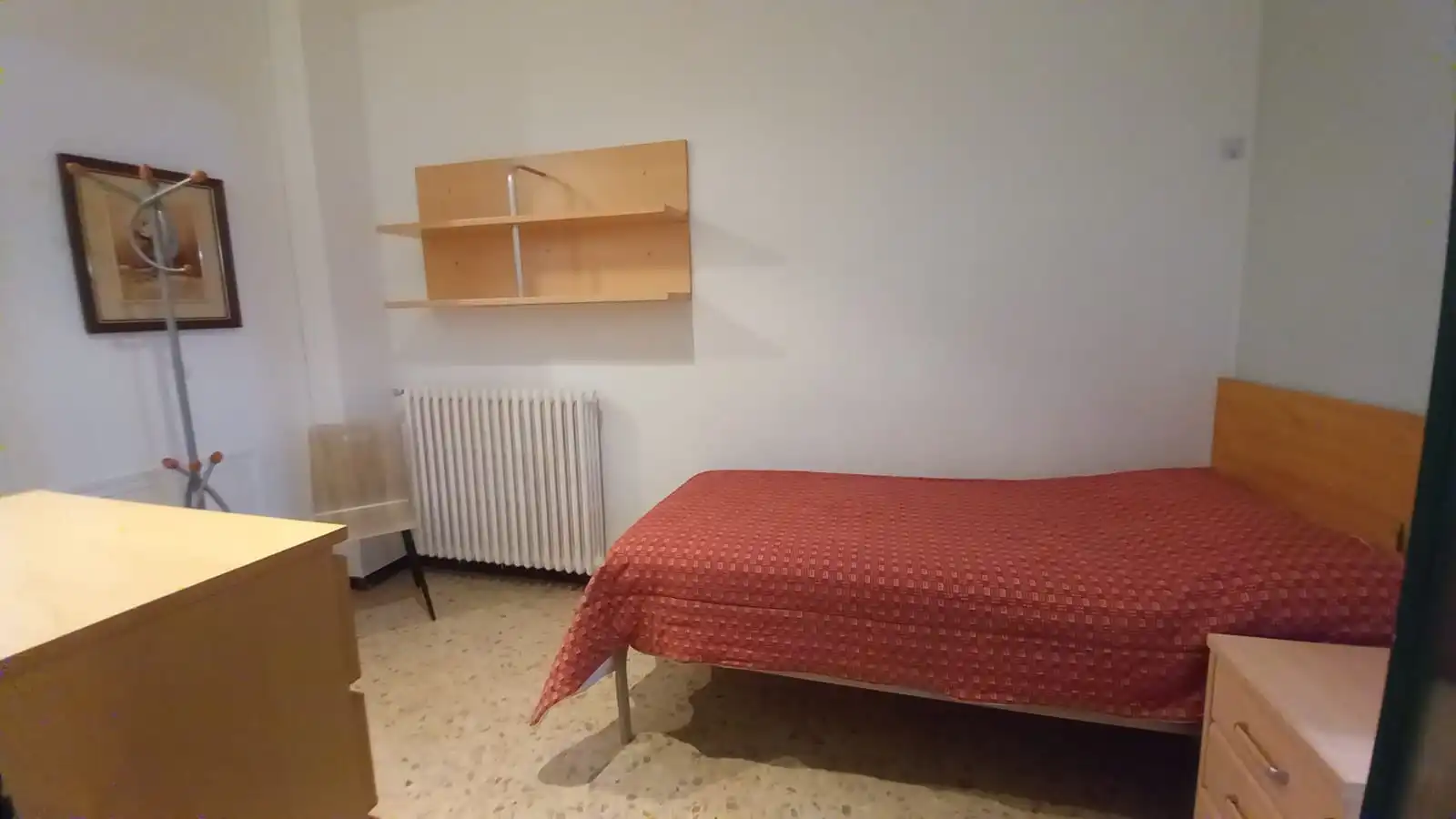 Habitación de Estudio de alquiler en Zaragoza con Calefacción, Amueblado y Horno