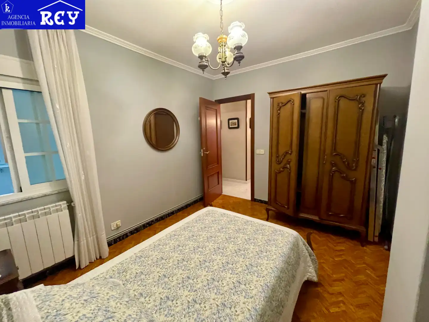 Dormitori de Pis en venda en Santiago de Compostela  amb Calefacció, Traster i Moblat