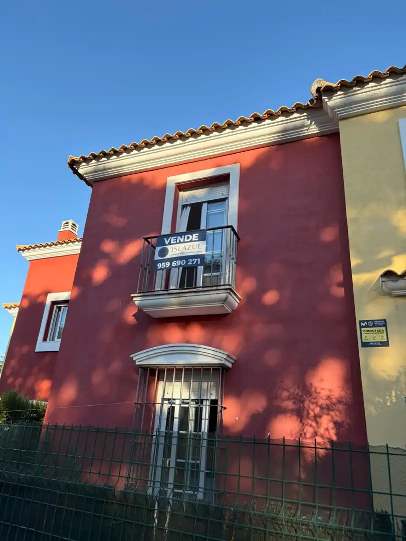 Vista exterior de Casa adosada en venta en Islantilla con Jardín privado, Terraza y Trastero