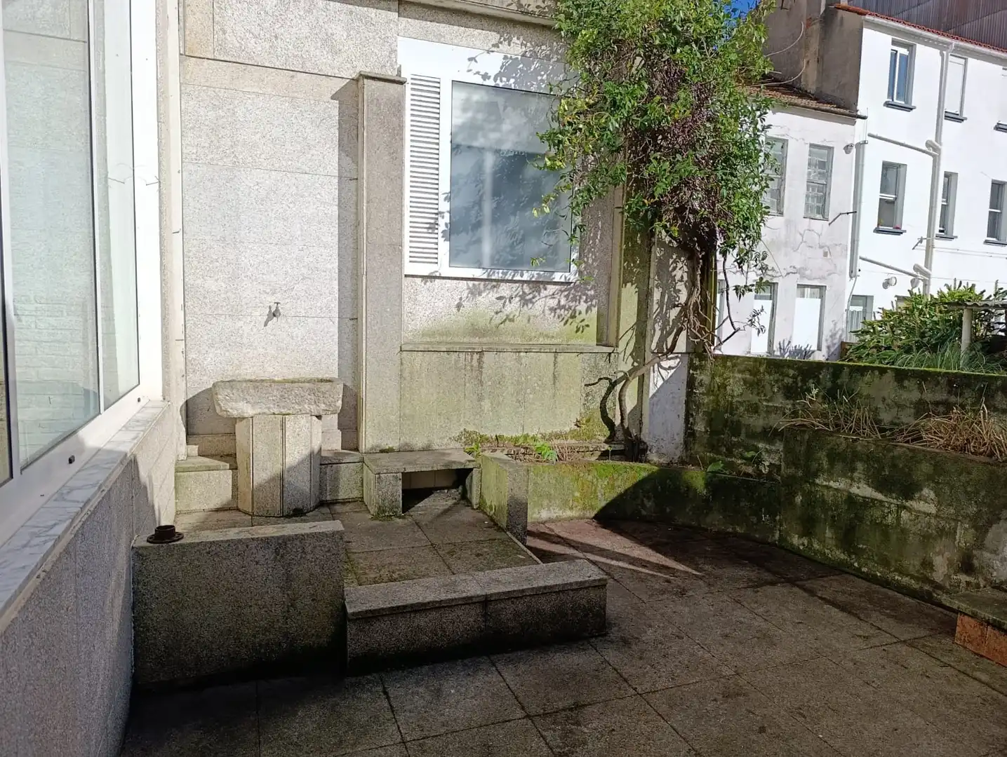 Vista exterior de Local en venta en Ferrol con Aire acondicionado