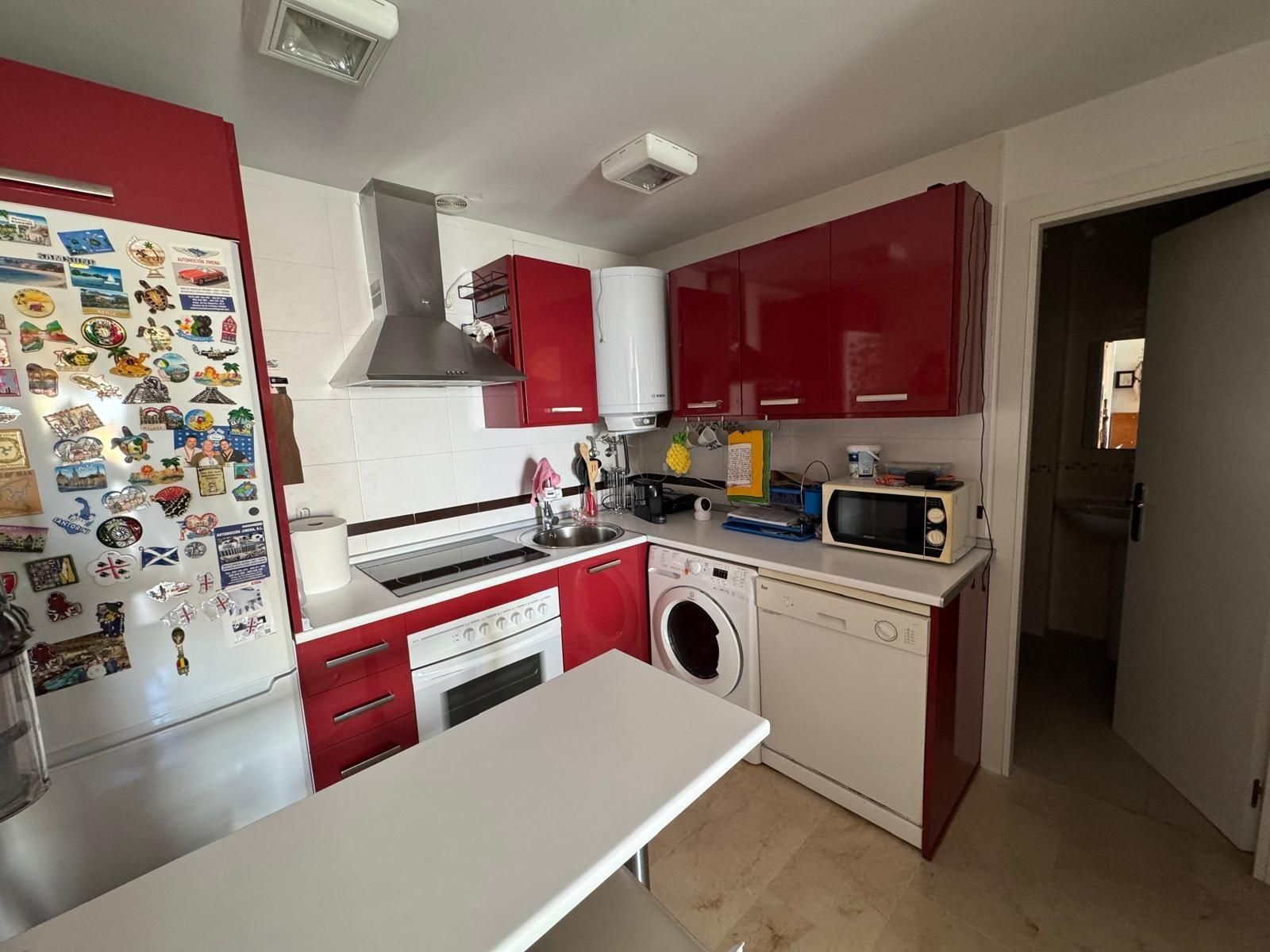 Kitchen of Apartment for sale in Algeciras